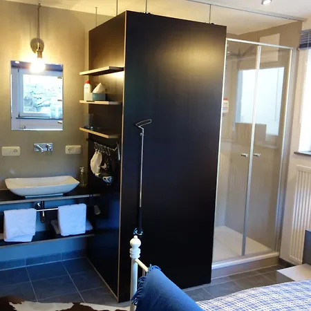 منزل للإقامة Chiemgau-room, Helles Souterrain, Eigene Terrasse Riedering