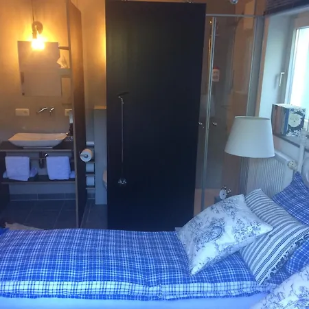 Pansiyon Chiemgau-room, Helles Souterrain, Eigene Terrasse *